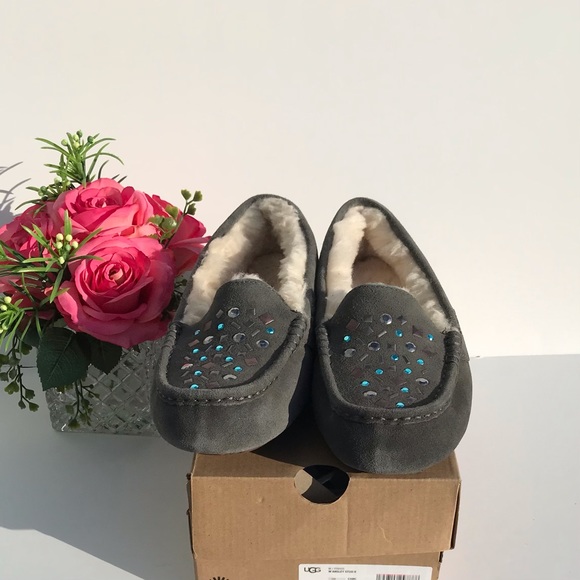 UGG Ansley Stud II Moccasin - Picture 7 of 12